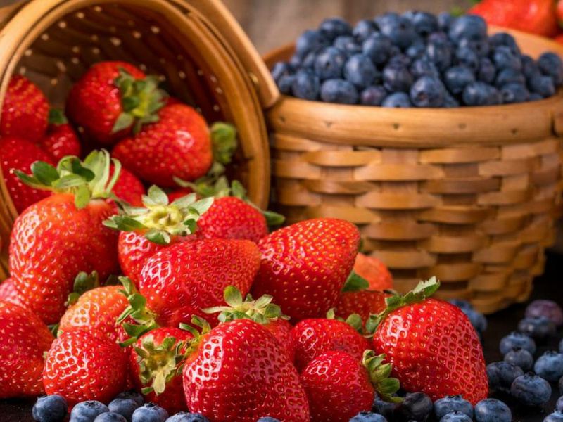 573362-yagody-i-frukty-33