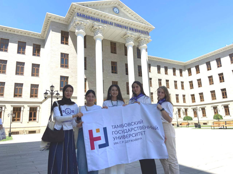 derzhavintsystaliuchastnikamimezhdunarodnoyletneyshkolystudentovmeditsinskikhuniversitetovvsamarkand